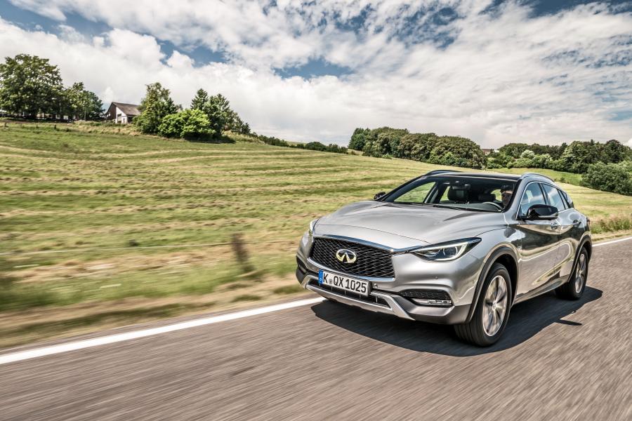  Infiniti QX30 2.2d AWD 2016 года  (WW) (фото 9 из 38)